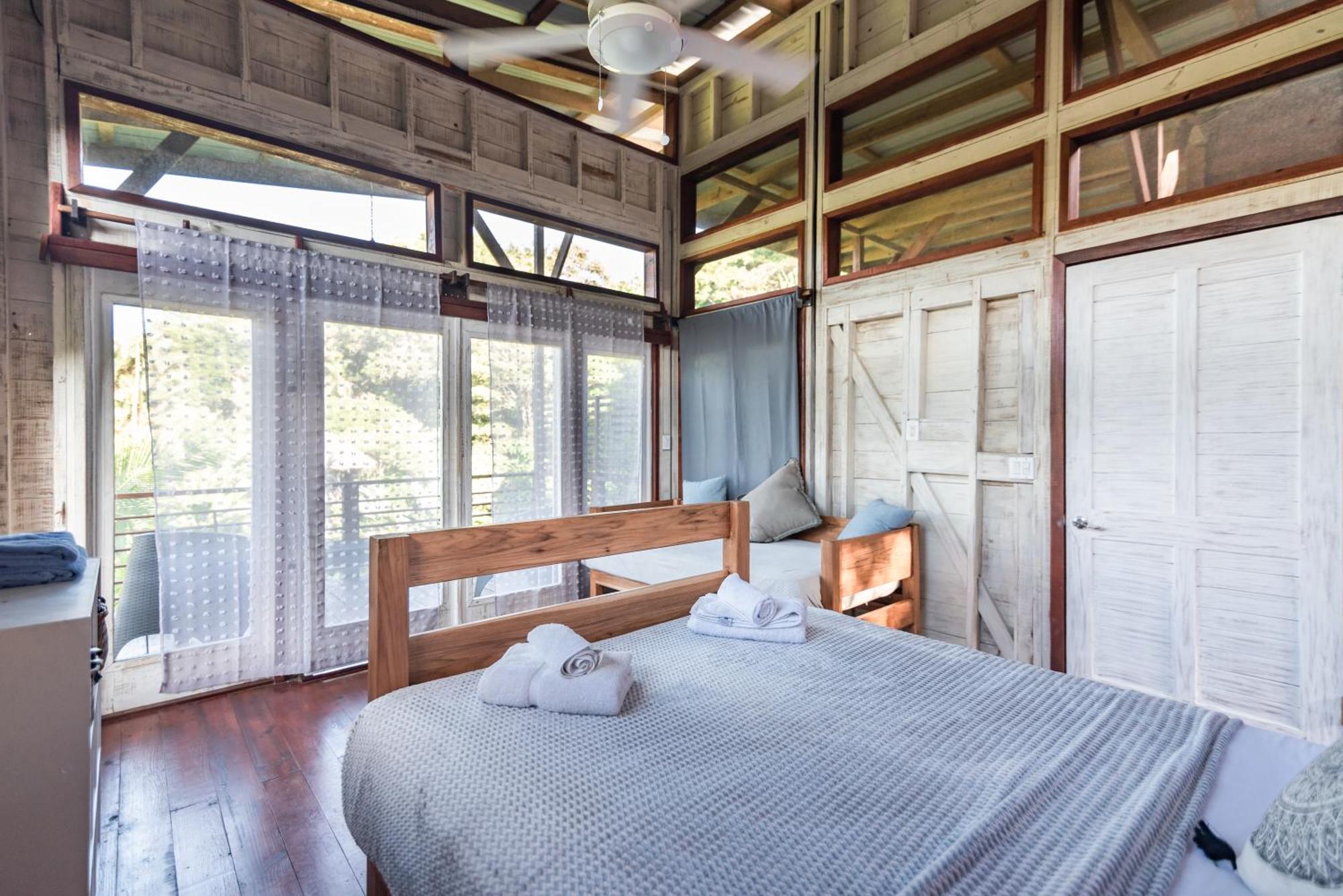 Eclypse De Mar Acqua Lodge Бастиментос Екстериор снимка